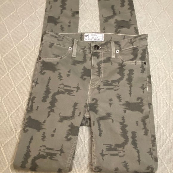 3/$30 (items $20 or less) FREE PEOPLE SKINNY JEAN CAMO STRETCH HIGH WAIST SZ 26 - Picture 5 of 6